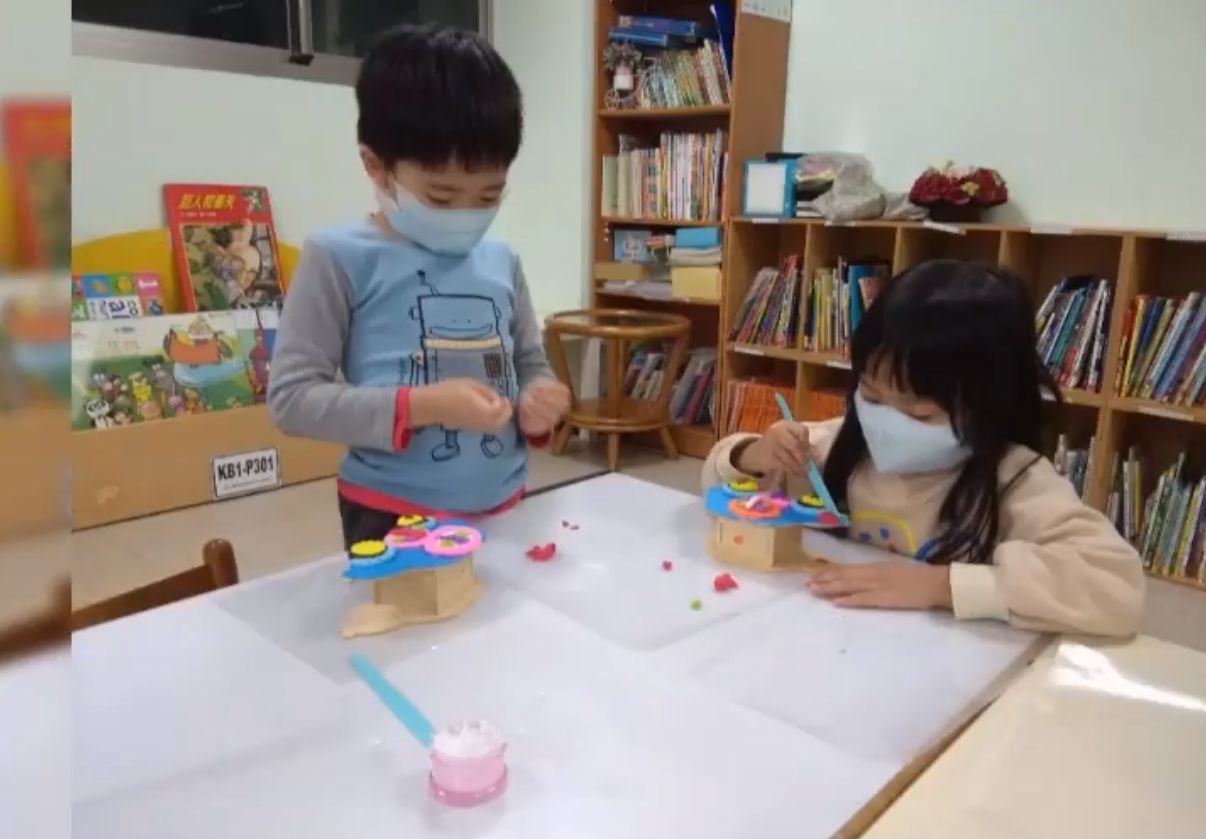 玩玩具